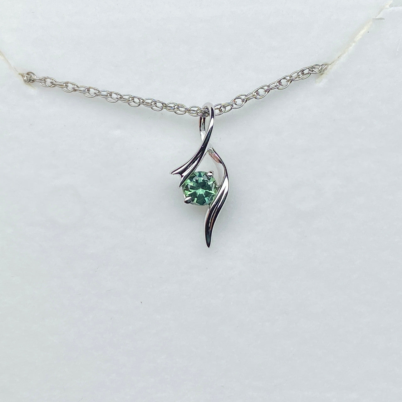 Montana Sapphire Sterling Silver Ribbon Pendant