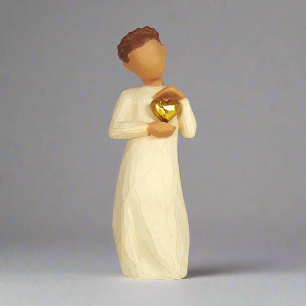 Express the sentiment of love with the Keepsake Willow Tree Figurine by Susan Lordi.