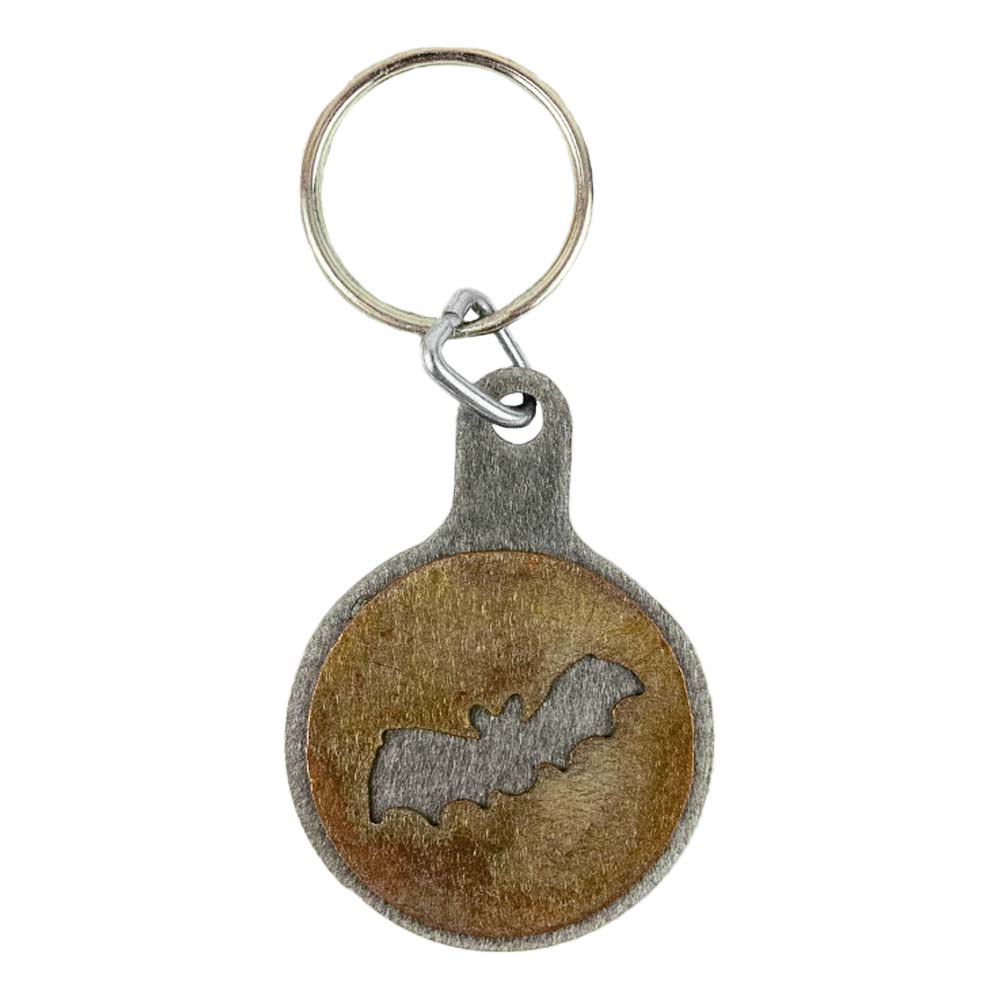  The Copper and Stainless Steel Key Pull by Momadic gives your key ring a great rustic flair! 