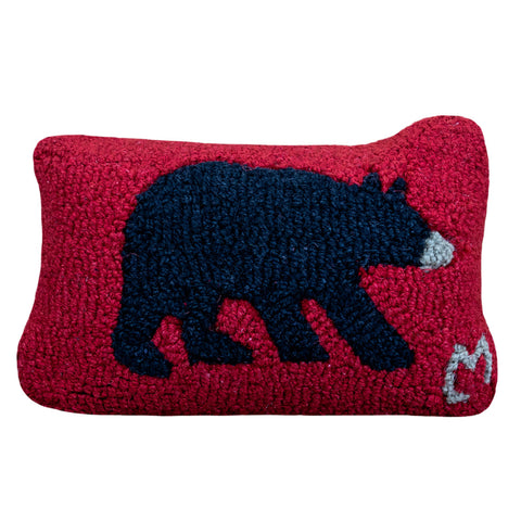 The Black Bear on Red Pillow by Chandler 4 Corners is made from hand hooked wool that is soft to the touch and makes a great accent pillow to any bedroom or living room! 